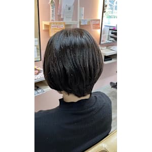 ショートボブ