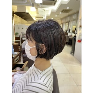 くびれ丸みショートボブ