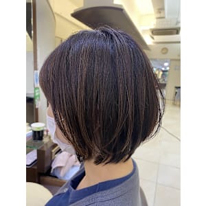 ショートボブ・細めハイライト