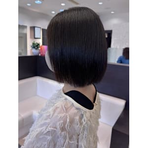 ナチュラルストレートボブ