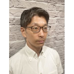 清潔感のあるツーブロックナチュラルショート