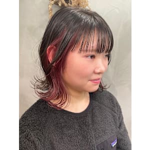 グレージュ × インナーカラー × チェリーピンク