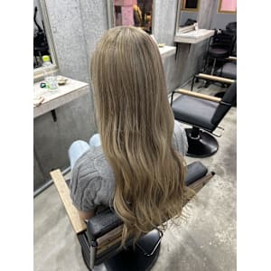 ミルクティーベージュ