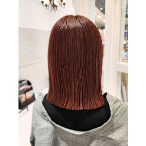 ハリ・艶アップで美しさ引き立つ《質感再整カラー》