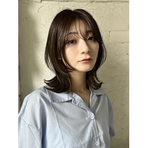 くびれレイヤーボブ×長めシースルーバング