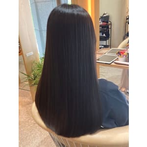 髪質改善 ストレートヘア 暗髪グレージュ 上品カラー