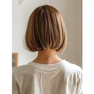 ショートボブ　切りっぱなしボブ　ベージュ　髪質改善　内巻き