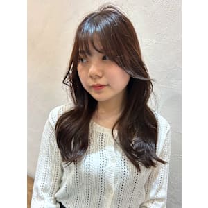 グレージュ　上品カラー　くびれヘア　レイヤースタイル