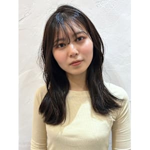 ダークグレージュ　オーガニックカラー　ロングレイヤー　透明感