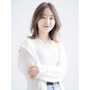 #レイヤーカット　#ミルクティベージュ　#ふんわりミディ