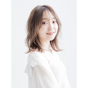 #レイヤーカット　#ミルクティベージュ　#ふんわりミディ