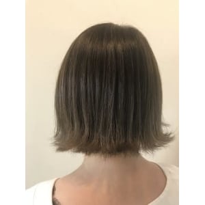 白髪染めも明るめで?