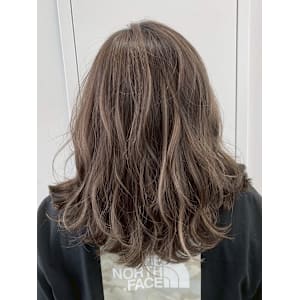 透明感グレージュ