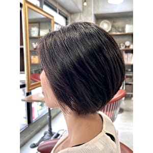 ショートボブ×ナチュラルレイヤー - Lourdes hair design【ルルドヘアーデザイン】掲載中