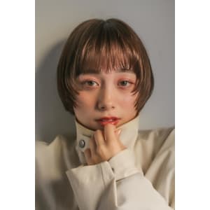 顔まわりウルフボブ