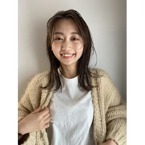 外ハネスタイル