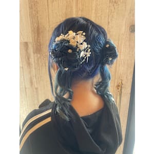 お団子ツインテール