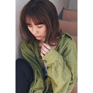 切りっぱなし外はねボブ