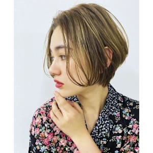 外国人風大人セクシーショートボブ