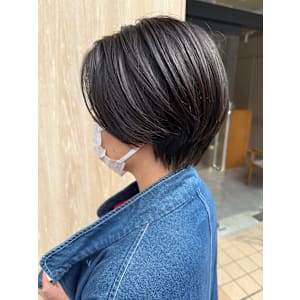 「360度美シルエット。大人クールなハンサムショート」