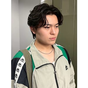 センターパート カルマパーマ 韓国ヘア ウルフカット 20代