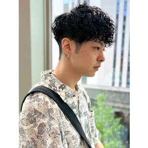 ツーブロック 波巻きスパイラルパーマ 束感 強めパーマ