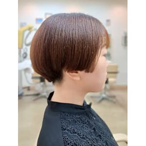 20代30代40代：ツーブロックグラデーションボブ