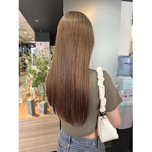 [aika] ベージュでイメージチェンジ