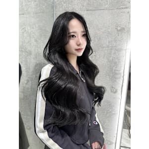 髪質改善＊黒髪ミニウルフくびれヘア＊美髪【Zina梅田】