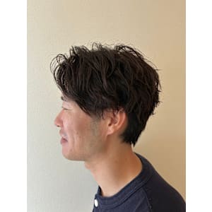 センターパート×スパイラルパーマ