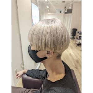 aluss with AKROS omotesando