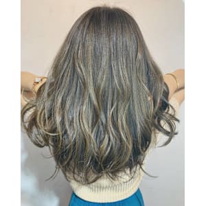 aluss with AKROS omotesando