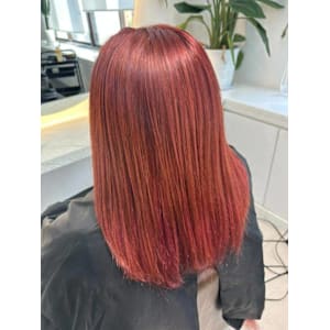 aluss with AKROS omotesando