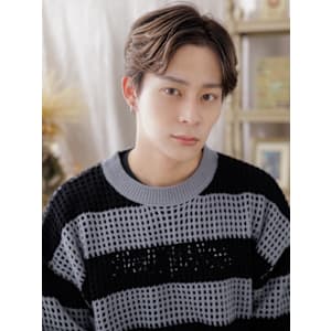 アップバングくせ毛風モテ髪メンズコンマヘア　フェザーショート