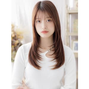 ミルクティーカラー顔回りレイヤーストレート　くすみベージュ