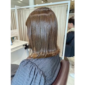 外ハネオリーブベージュ