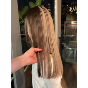 セクションカラー　デザインカラー　ハイトーン　原宿/表参道 - Null 表参道本店 デザインカラー/ダブルカラー【ヌル】掲載中