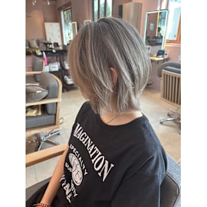 ミルクティーブロンド/ブリーチ/シャドールーツ