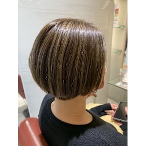 小顔見せ叶う大人の上品ボブ