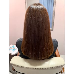 Aラインシルエットのセミロングスタイル