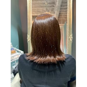 重軽な外ハネスタイル