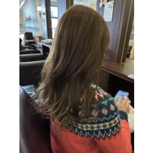 透明感ベージュ