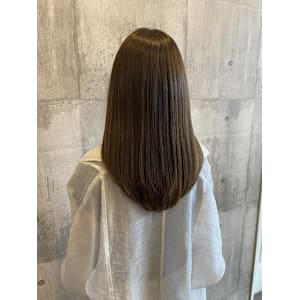 オリーブベージュ