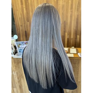 シルバーグレージュ