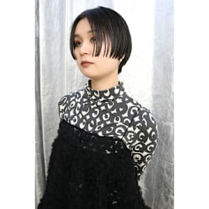 ステップボーンカットショート/センターパート