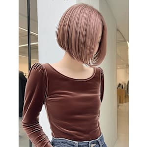 ショートボブ ハイトーン ピンクベージュ 透明感 20代