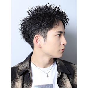 横顔も決まるツイストシェイドショート