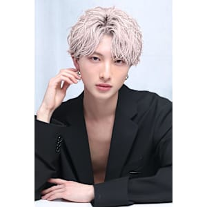 ホワイトシルバーアッシュサーフフェザーショート