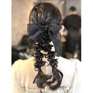 《鈴木茉奈》ツイン編みおろし/お呼ばれヘア/結婚式