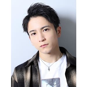 横顔も決まるツイストシェイドショート